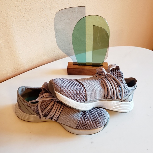 under armour breathe lace floral